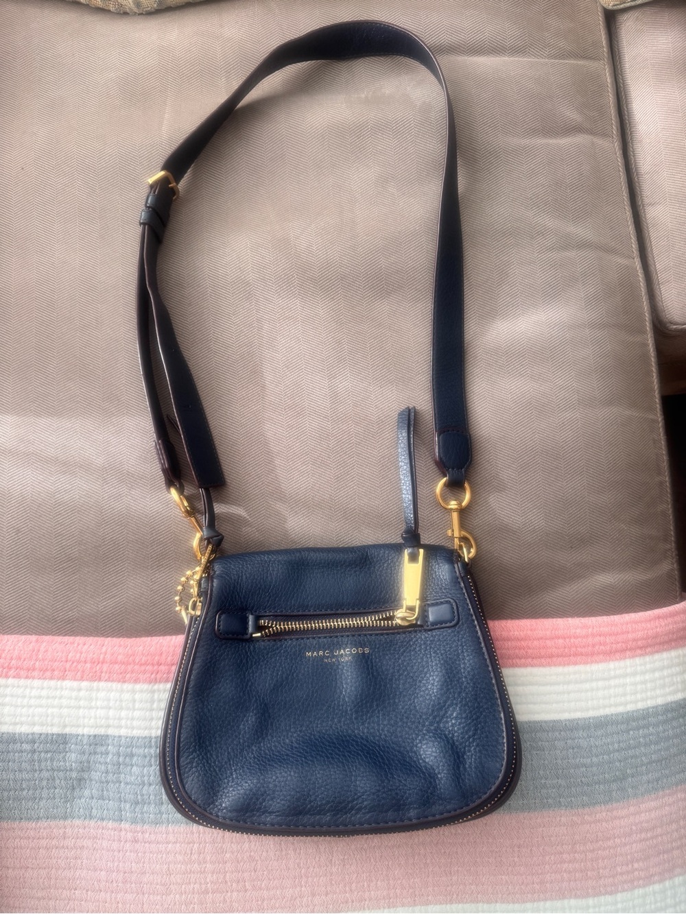 Marc Jacobs Recruit Nomad Navy Pebbled Leather Crossbody- Gold Hardware Like New